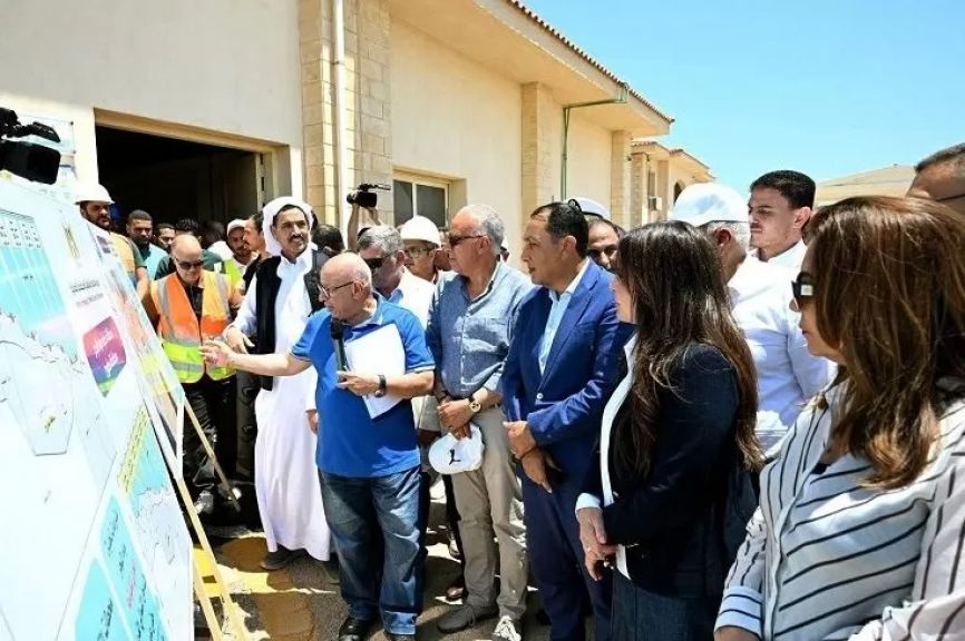 رئيس الوزراء يتفقد محطات تحلية مياه الرميلة بمطروح