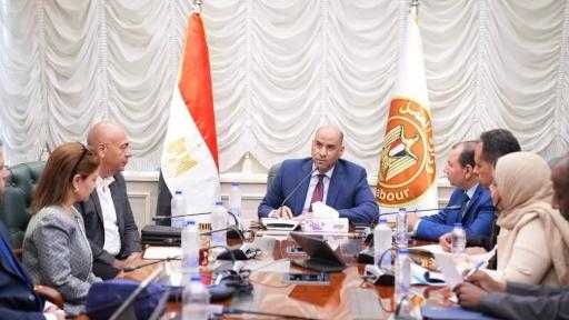وزير العمل يُتابع الاستعدادات النهائية لإطلاق نظام جديد لإدارة تصاريح عمل الأجانب