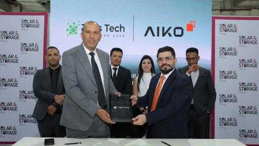 ريس تك توقع 3 اتفاقيات استراتيجية مع «لونجي» و«AIKO» و«VEICHI» لتعزيز سوق... ريس تك توقع 3 اتفاقيات استراتيجية مع «لونجي» و«AIKO» و«VEICHI» لتعزيز سوق الطاقة الشمسية بمصر