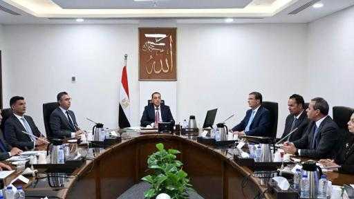 رئيس الوزراء يُكلف وزير الصناعة بالإشراف على تنفيذ مبادرة ”القرية المنتجة” وإعداد خطة تتضمن برامج زمنية وأليات واضحة