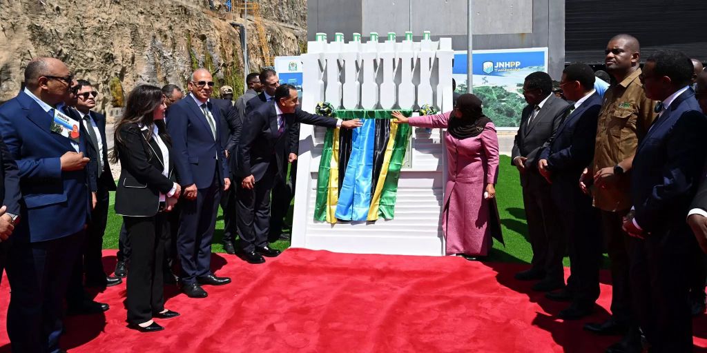 احتفالية تشغيل السد