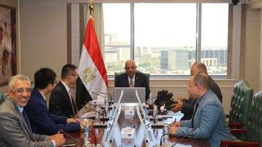 وزير الكهرباء يتابع مع هواوي مستجدات مشروع التصنيع المحلي لبطاريات تخزين الطاقة