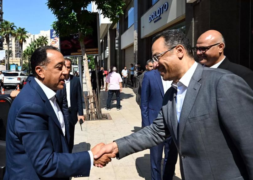 رئيس الوزراء ووزير الاتصالات في بداية الجولة