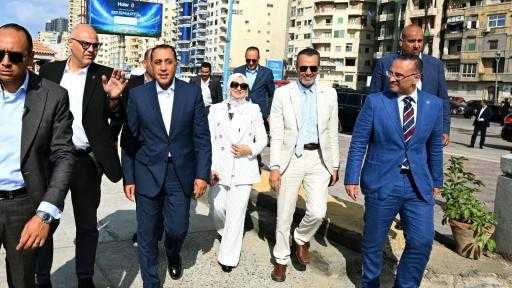 رئيس الوزراء يتفقد مشروع تطوير كورنيش الإسكندرية