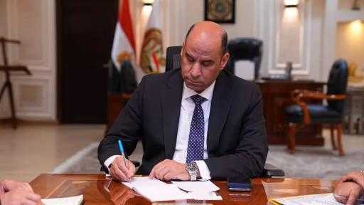 وزير العمل يعتمد صرف منحة المولد النبوي للعمالة غير المنتظمة بإجمالي 373.9 مليون جنيه