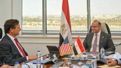 مصر والولايات المتحدة تبحثان تعزيز التعاون الاقتصادي والاستثماري