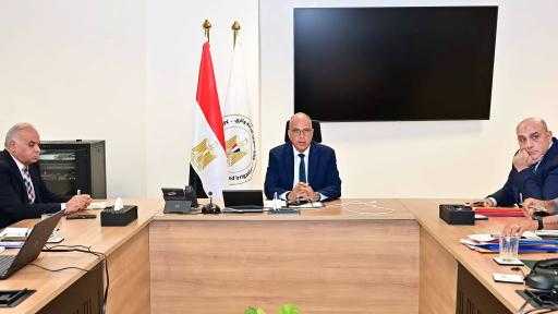وزير الري يٌوجه بتعزيز التحول إلى الري الحديث بالأراضي التي تعتمد على... وزير الري يٌوجه بتعزيز التحول إلى الري الحديث بالأراضي التي تعتمد على المياه الجوفية