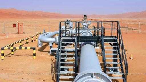 وزير الطاقة السعودي: تدفقات خط الشرق والغرب تبلغ 5.8 مليون برميل وزير الطاقة السعودي: تدفقات خط الشرق والغرب تبلغ 5.8 مليون برميل