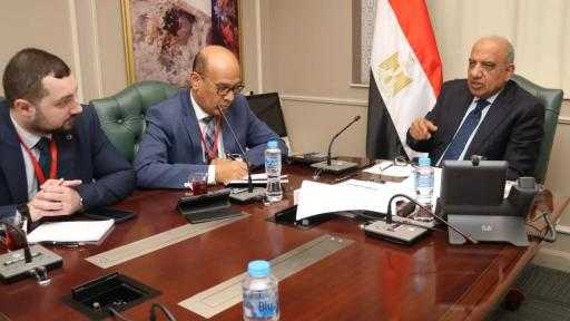 وزير الكهرباء يتابع مع روساتوم تطوير مجمع متكامل لتحلية مياه البحر بموقع محطة الضبعة