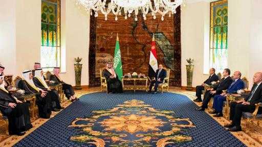 مصر والسعودية يتوافقان حول إزالة أي عقبات تعوق زيادة التبادل التجاري والاستثماري.. وضرورة ضمان حرية الملاحة بمضيقي هرمز وباب المندب
