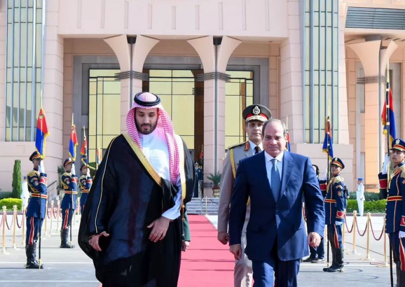 الرئيس السيسي يودع ولي العهد السعودي
