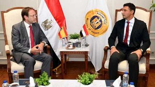 سفير مدريد: أكثر من 60 شركة إسبانية تعمل في مصر بقطاعات الأسمنت والسيراميك والدواء والنسيج