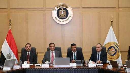 وزير الزراعة: نحرص على توفير أصناف عالية الإنتاجية من الكتان لخدمة الصناعة... وزير الزراعة: نحرص على توفير أصناف عالية الإنتاجية من الكتان لخدمة الصناعة وتقليل الاستيراد