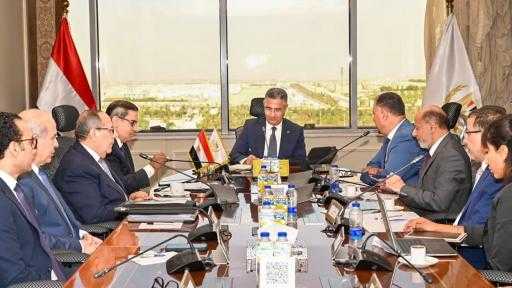وزير التموين يناقش مع البنك الإسلامي للتنمية توفير تمويل لإنشاء صوامع للحبوب وصهاريج لتخزين الزيوت
