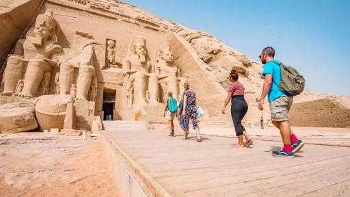 مجلس الوزراء: ارتفاع عدد السياح إلى 12.7 مليون سائح.. والإيرادات تسجل 12... مجلس الوزراء: ارتفاع عدد السياح إلى 12.7 مليون سائح.. والإيرادات تسجل 12 مليار دولار| إنفوجراف