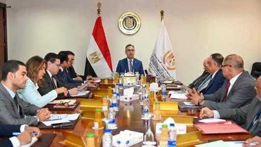 وزير التموين يُناقش مع غرفة صناعة الحبوب سُبل الحفاظ على استقرار أسعار الدقيق الحر والخبز السياحي