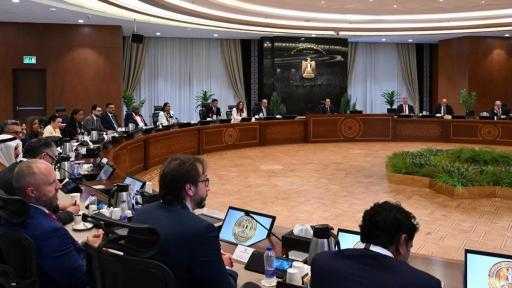 رئيس الوزراء يعقد مائدة مستديرة حول التعدين في مصر.. ويؤكد: مستعدون لتقديم مختلف الحوافز والتيسيرات