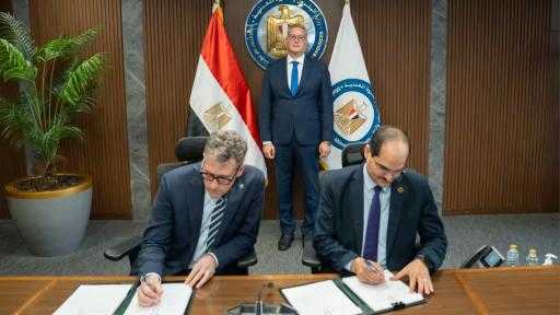 ”إيجاس” و”شيفرون” توقعان اتفاقية للبحث عن الغاز والزيت الخام في منطقة لوتس... ”إيجاس” و”شيفرون” توقعان اتفاقية للبحث عن الغاز والزيت الخام في منطقة لوتس البحرية