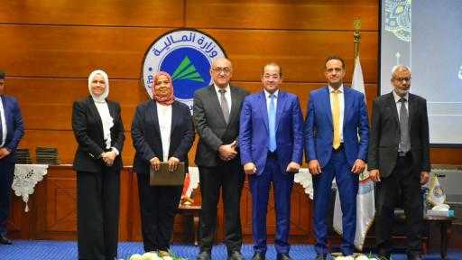 وزير المالية: الإيرادات الضريبية ذادت دون فرض أعباء إضافية نتيجة دخول ممولين جدد طواعية