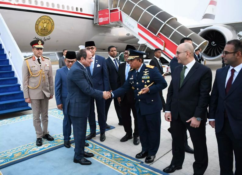وصول الرئيس السيسي إلى جاكرتا