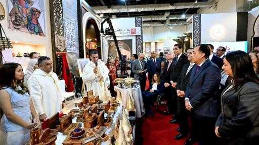المغرب ضيف الشرف.. رئيس الوزراء يتفقد أجنحة الدول المشاركة في معرض ”تراثنا”