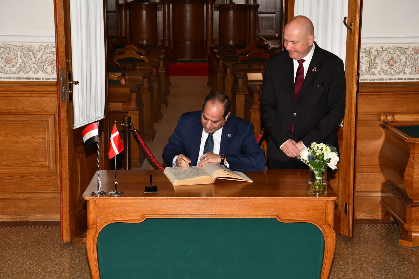 16232efa54aa.jpg